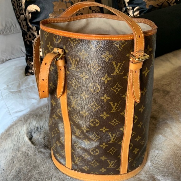 SOLD Authentic vintage Louis Vuitton GM bucket bag - Picture 7 of 9